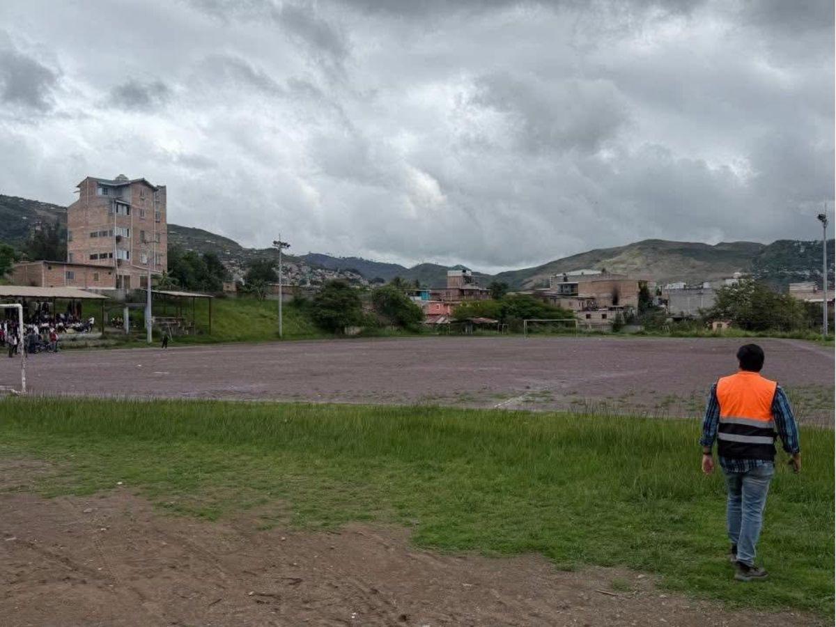 Condepor anuncia construcción de dos modernas canchas en colonias populares de Tegucigalpa
