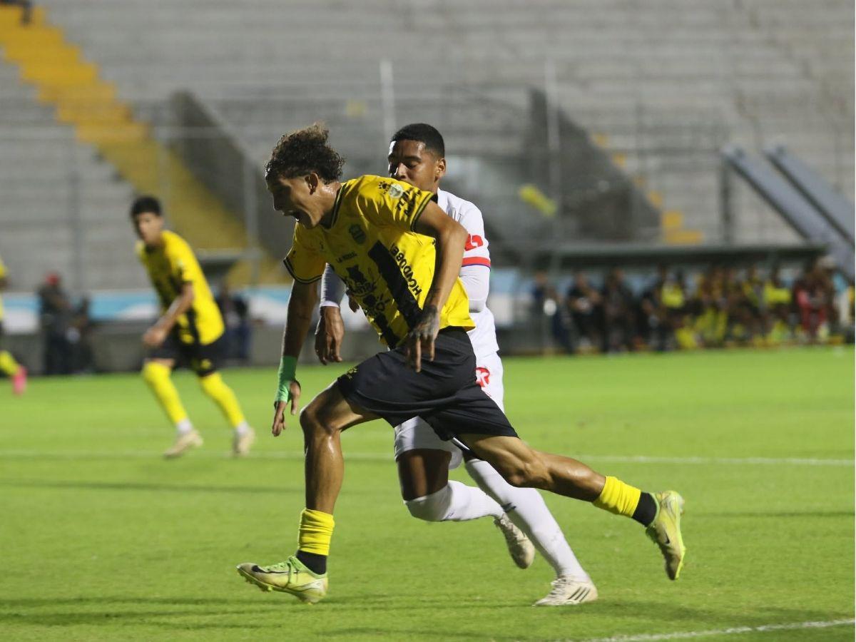 Amargura en Real España tras perder ante Olimpia, los dos lesionados que preocupan en la Máquina y el motivo de las vigas en sol centro