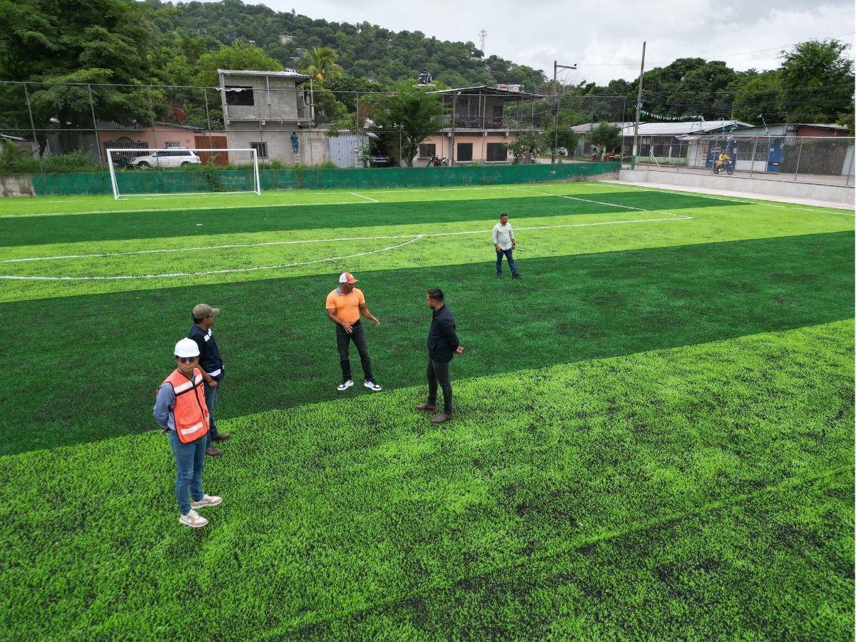Condepor hace última inspección previo a la inauguración de cancha sintética en Comayagua