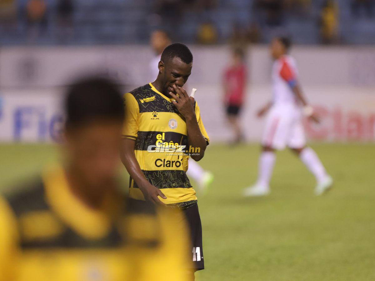 No se vio en TV: La bronca de Carlos Small, tristeza en Real España, locura de Rony Martínez y las hermosas policías en el Olímpico