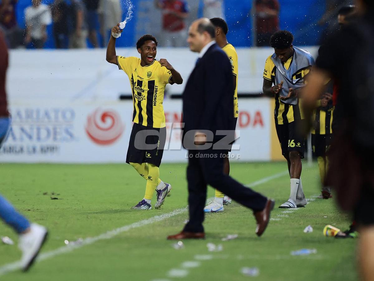 No se vio en TV: peleas entre dirigentes aurinegros y cuerpo técnico del Olimpia; los empujones y la furia del árbitro