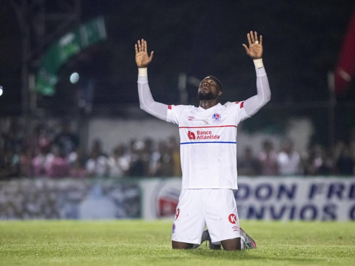 Mujer policía causa furor, promesa de Olimpia sorprende y Benguché responde insulto en el estadio Rubén Deras