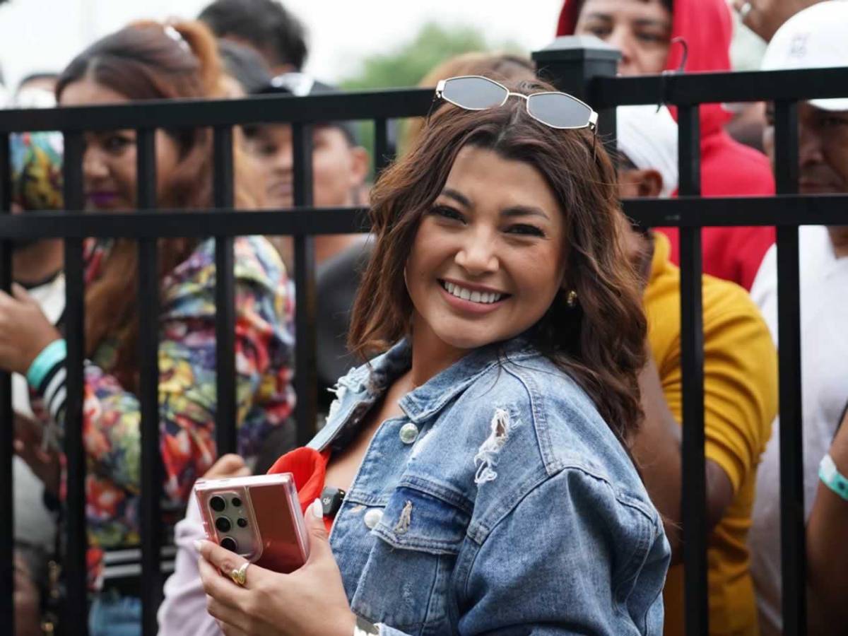 Milagro Flores roba suspiros en Estados Unidos: la presentadora y los exjugadores que asistieron a la New Orleans Cup