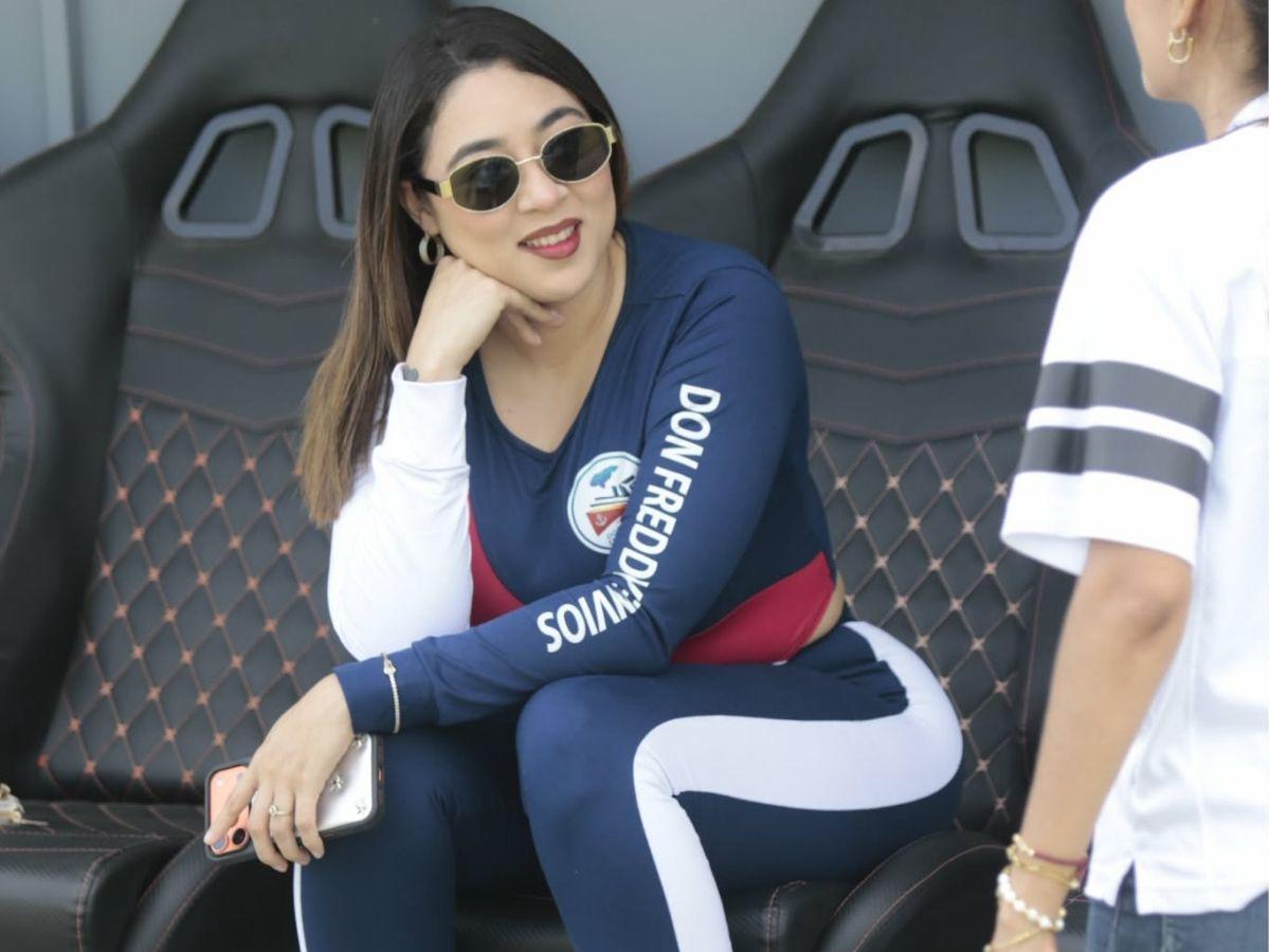 ¿Quién era la bella chica de la Cruz Roja? Tiktoker enamora y las mujeres que cautivaron en los estadios Nacional y Excélsior
