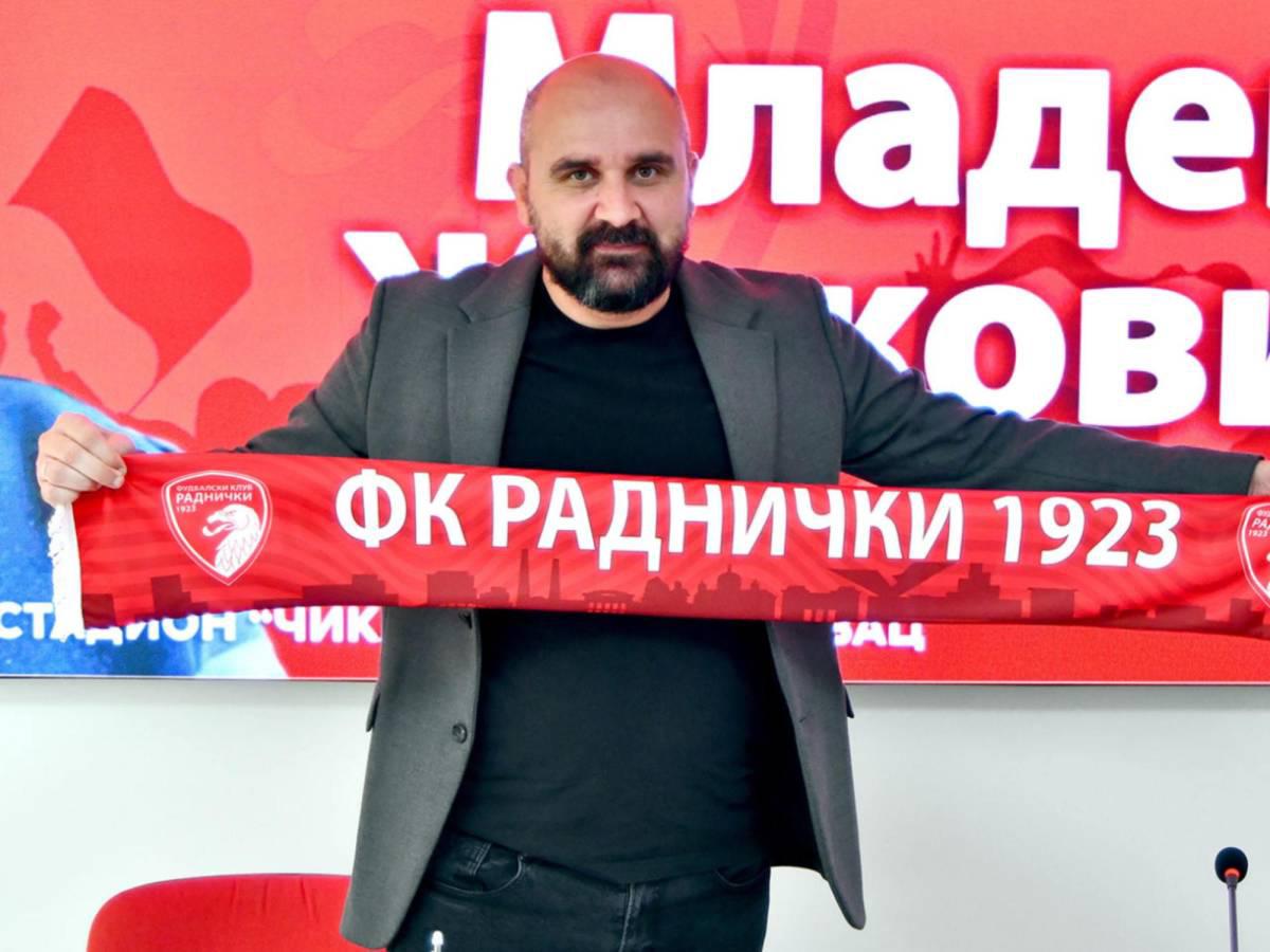 Imágenes sensibles: tragedia en el fútbol, murió durante pleno partido y causó conmoción mundial