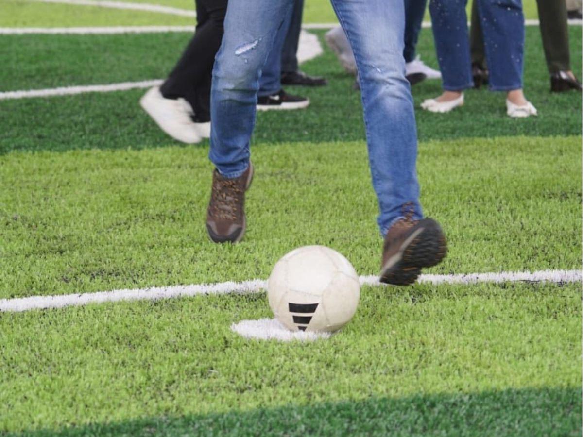 Colonia Los Robles estrena moderna cancha de fútbol sintética entregada por Condepor