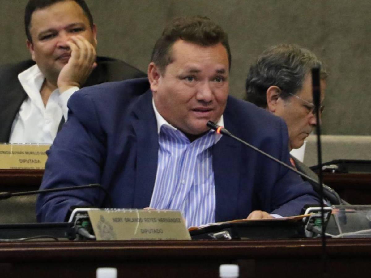 ¿Y Nasralla? Contreras, Jorge Cálix y Rixi Moncada tienen sus favoritos: Estos son los clubes que siguen los políticos en Honduras