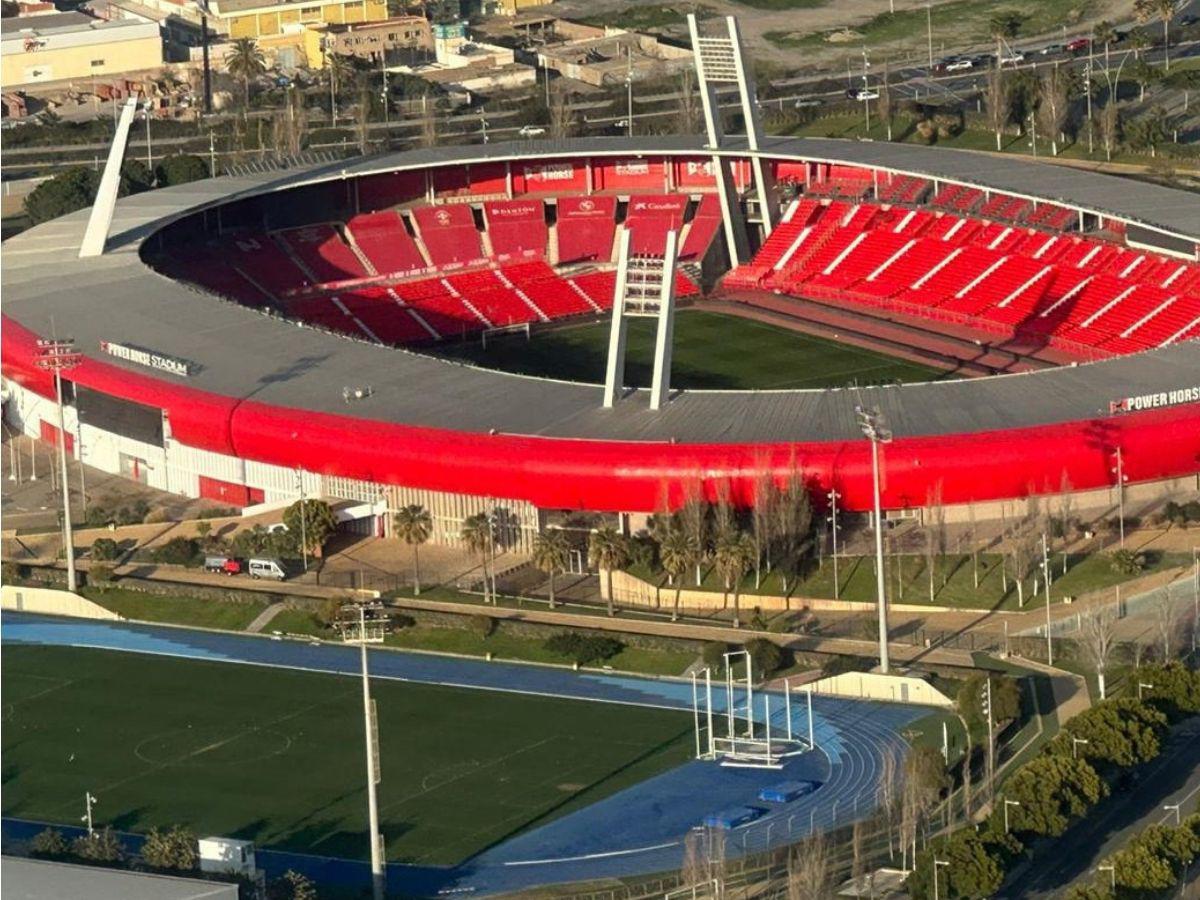 Un infierno descomunal: Así es la hermosa casa del Almería de España, el virtual nuevo equipo del Choco Lozano