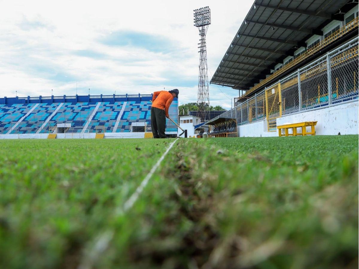 ¡Una mesa de billar! Así pulen el Estadio Francisco Morazán para albergar el Honduras vs Costa Rica por la Eliminatoria