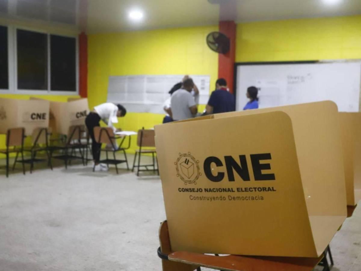 Carlo Costly y Emilio Izaguirre fueron 'goleados': así les fue a los exjugadores y directivos en las elecciones primarias