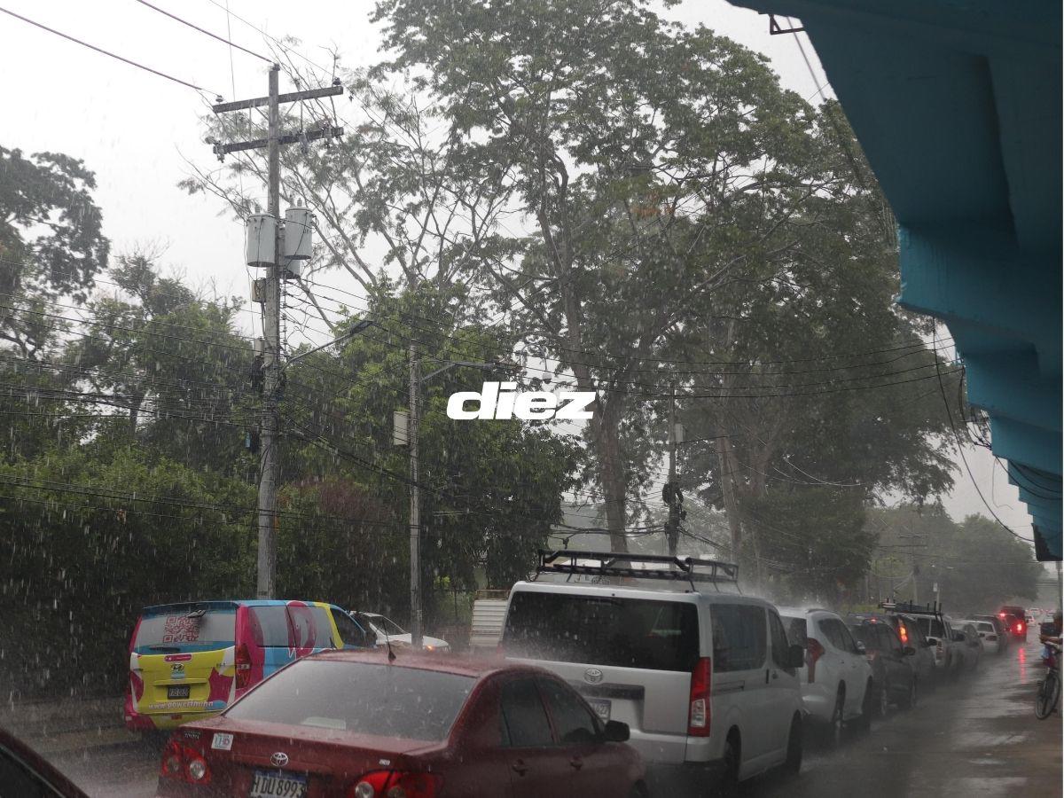 Tormenta Sara se hace sentir en Honduras con inundaciones: ¡el Estadio Morazán ya recibió el primer azote!