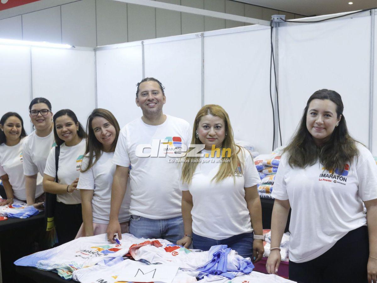 Furor por los kits de la Maratón La Prensa en último día de entrega en Expocentro, ¡llegaron los campeones y bellezas!