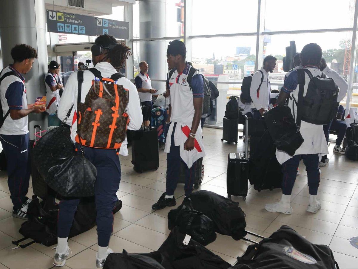 ¡Haití aterrizó en Honduras! La razón por la que los caribeños sufrieron su primer percance en suelo catracho