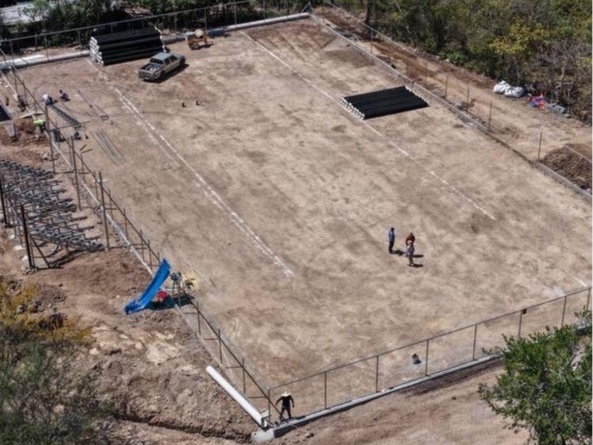 ¡50% avanzado! Condepor inspecciona construcción de la cancha de Gualala, Santa Bárbara