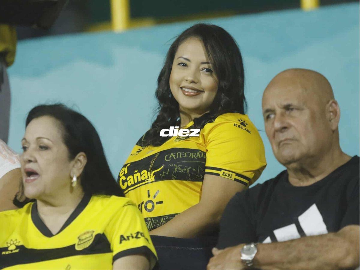 Amargura en Real España, el impresionante tifo, curioso beso que nadie vio y la locura de los hinchas del Xelajú