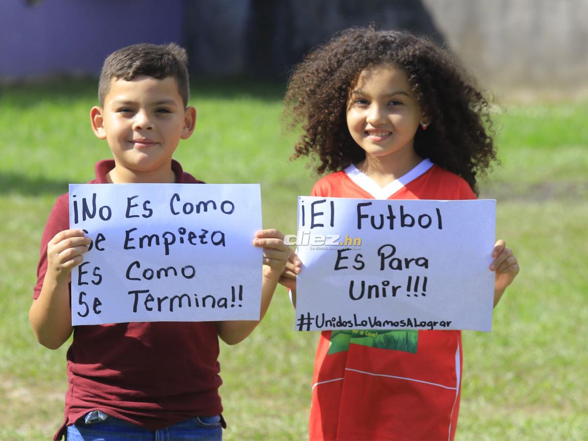 El bonito mensaje que mandan estos niños desde Tocoa. FOTO: Neptalí Romero.