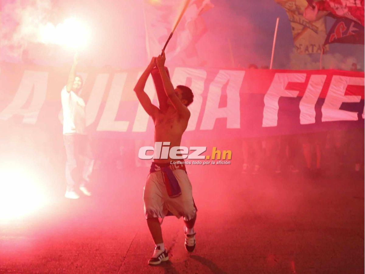 Descomunal show de la Ultra Fiel: así es el infierno que le preparó la afición de Olimpia al Antigua por Copa Centroamericana