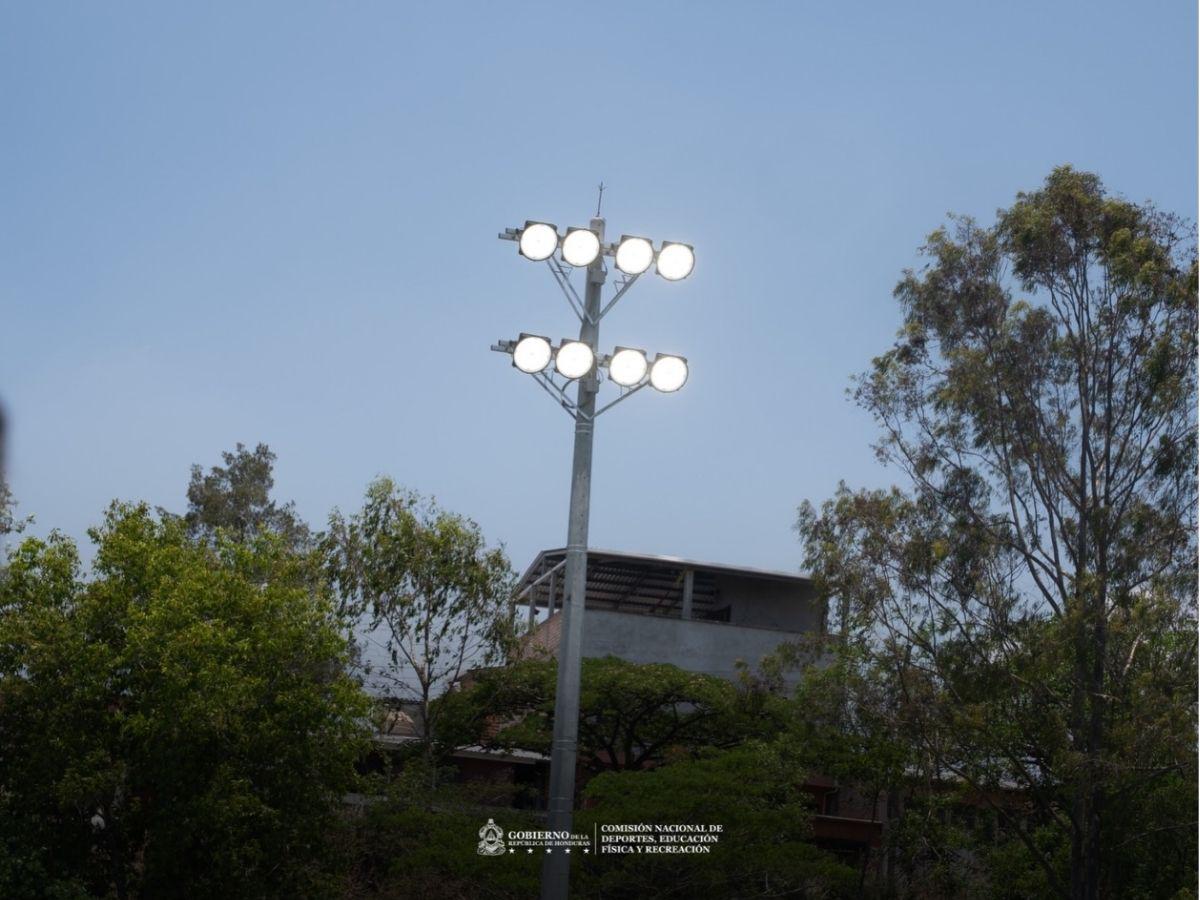 Condepor inaugura moderna cancha sintética en reconocida colonia de Tegucigalpa