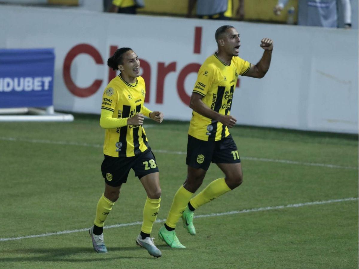 Zafarrancho entre Real España-Motagua, chica del ciclón enamora, argentino sorprende y el frío se apoderó en el Morazán