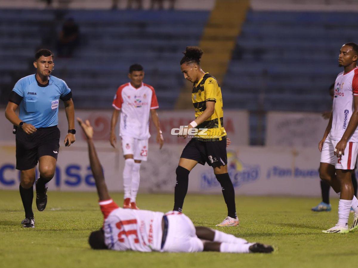 No se vio en TV: La bronca de Carlos Small, tristeza en Real España, locura de Rony Martínez y las hermosas policías en el Olímpico