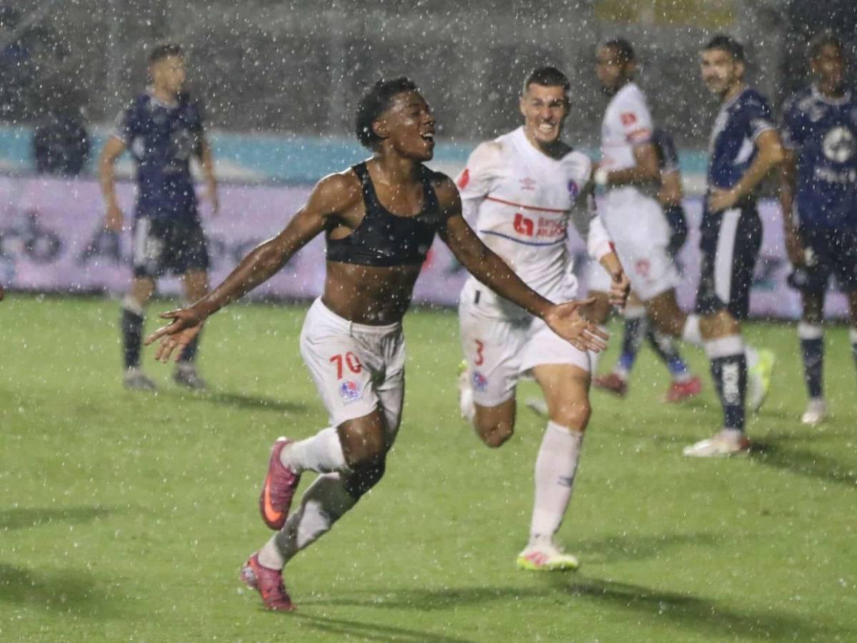 ¿Real Madrid o Barcelona? ¿Messi o Cristiano Ronaldo? Los detalles desconocidos de la vida de Dereck Moncada, la perla del Olimpia