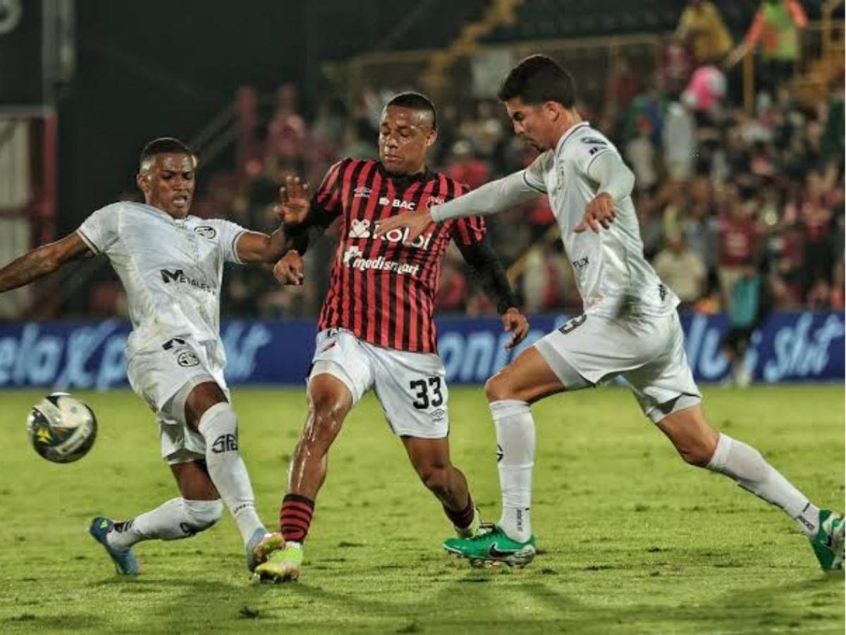 ¡Escándalo en el Alajuelense! Periodista revela supuesto acoso de futbolista a nutricionista