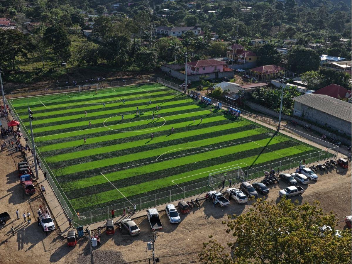 ¡Llegó la 95! Condepor inaugura cancha sintética en Santa Cruz de Yojoa: así quedó el hermoso recinto