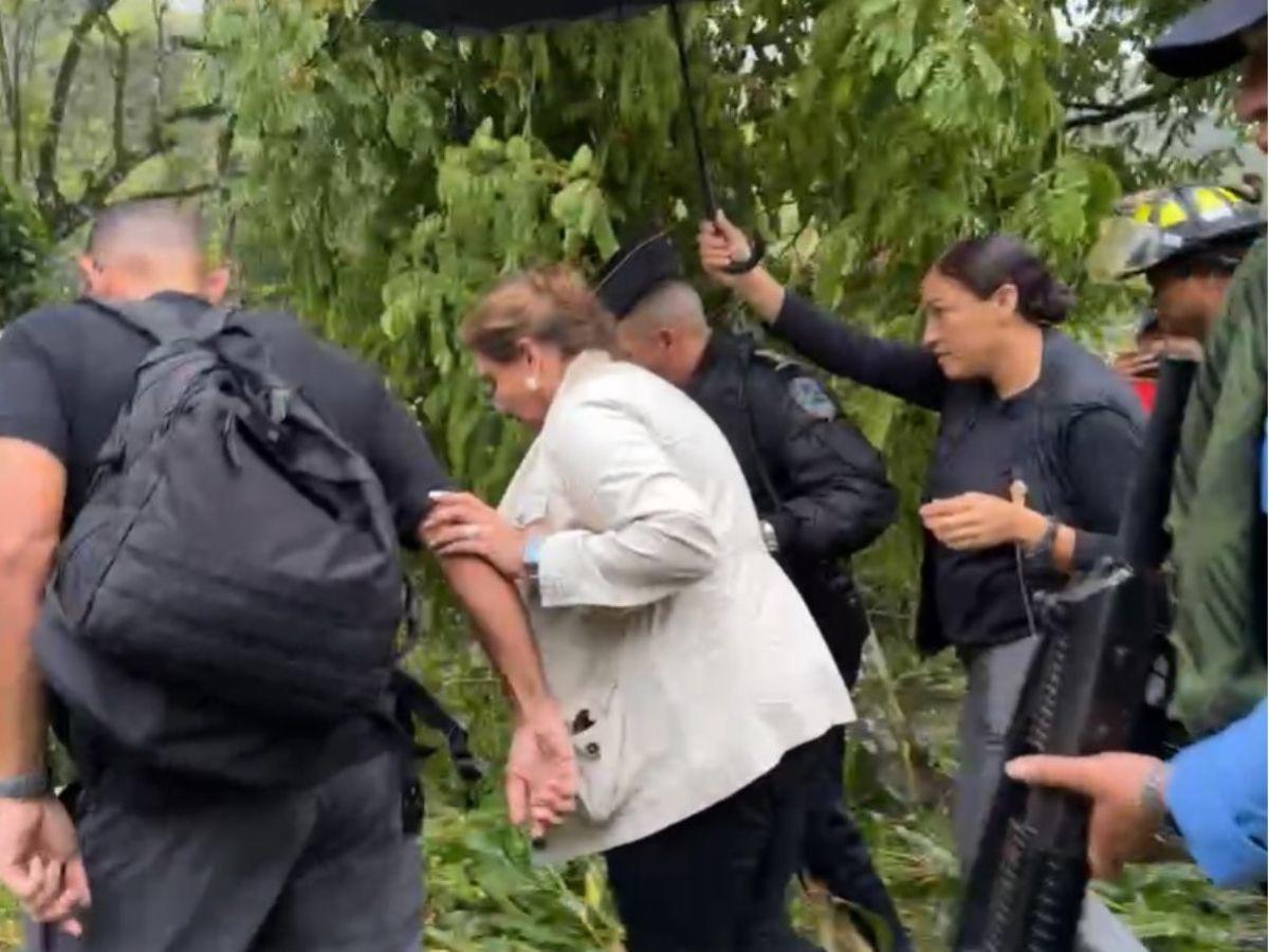Helicóptero donde viajaba la presidenta Xiomara Castro aterriza de emergencia en una zona boscosa de Honduras
