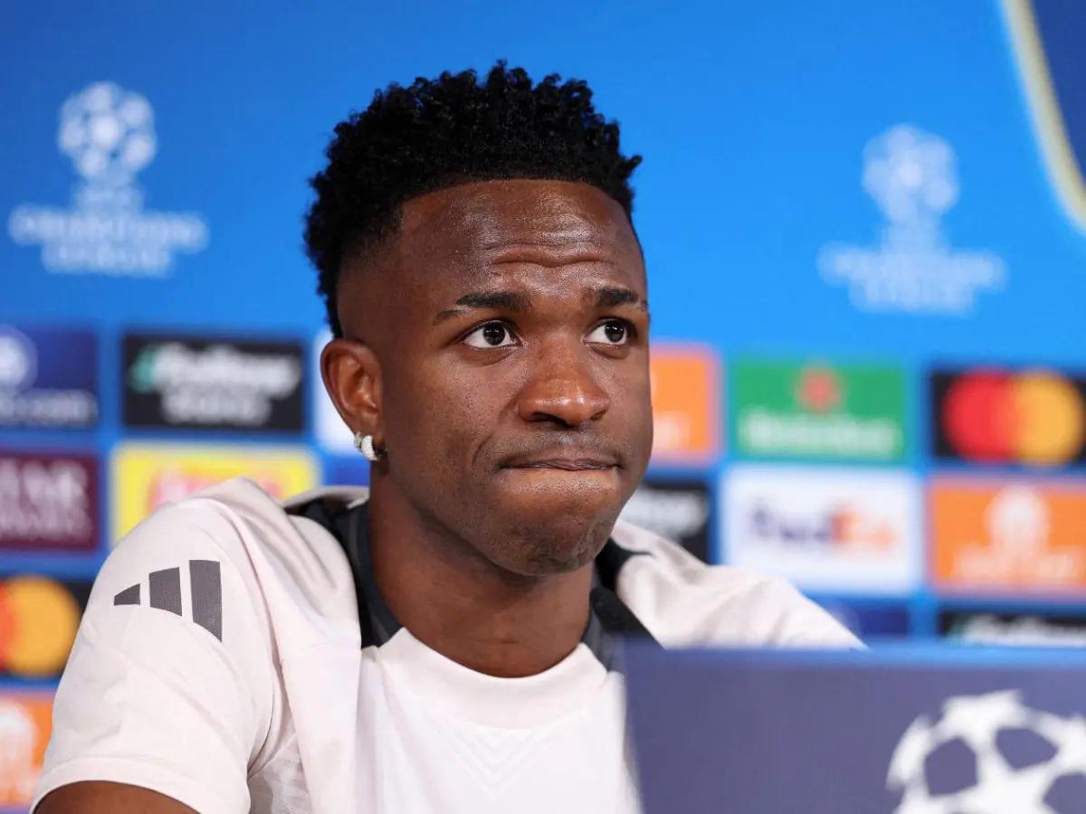 A pesar de Arbeloa, Vinicius se quiere ir del Real Madrid y el grande de Europa que le ofrece 30 millones de salario