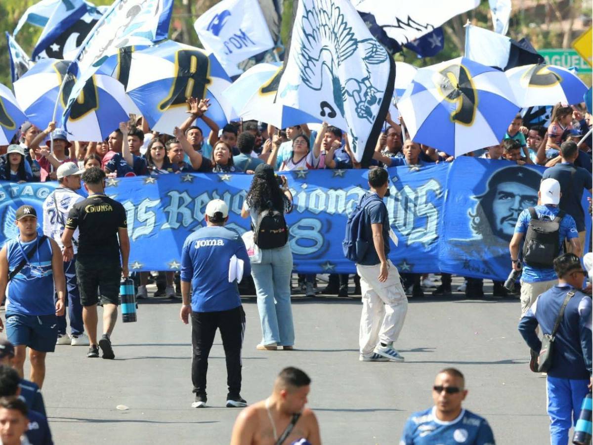 Infierno azul en el Nacional, famosos captados y la fiesta del Motagua en la final