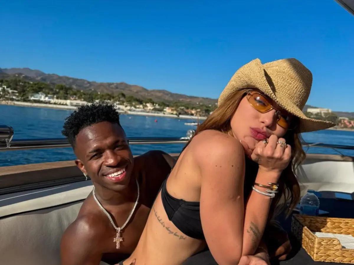 Novia de Vinicius hace estallar a Real Madrid con sus picantes fotos y la prenda con el nombre del brasileño