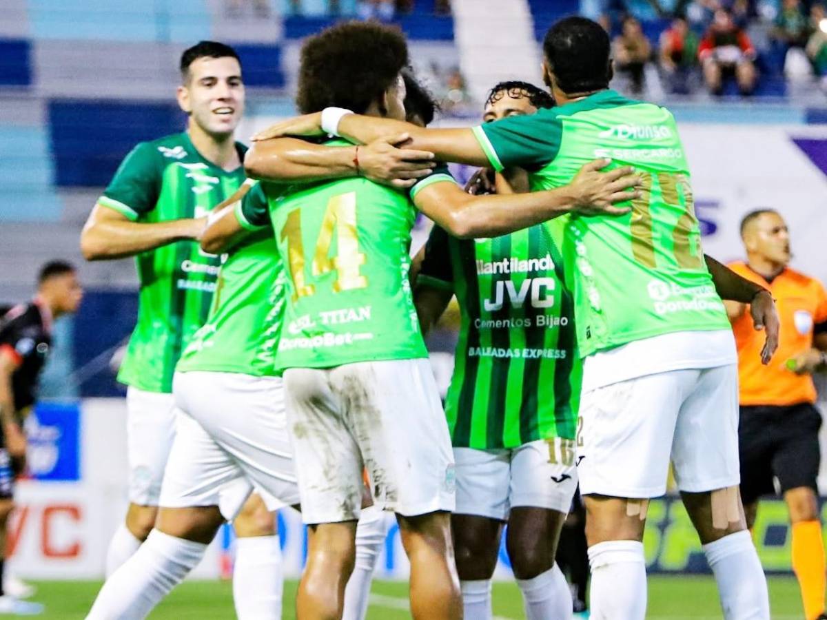 ¡Guerra en Alajuelense! Les dejan carteles amenazantes antes de viajar a Honduras