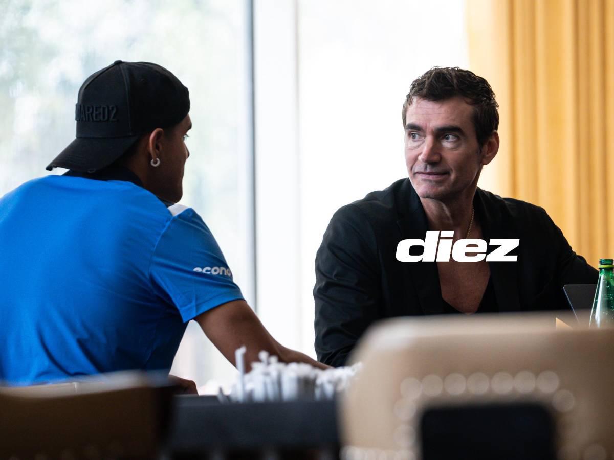 Luis Palma en plena charla con Paulo Hernández.