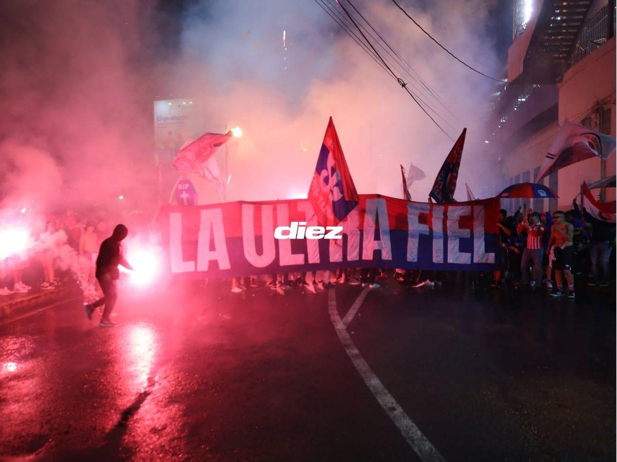 Hinchada de Olimpia inunda las calles del Nacional, dardo a Motagua y chicas cautivan en la previa del clásico