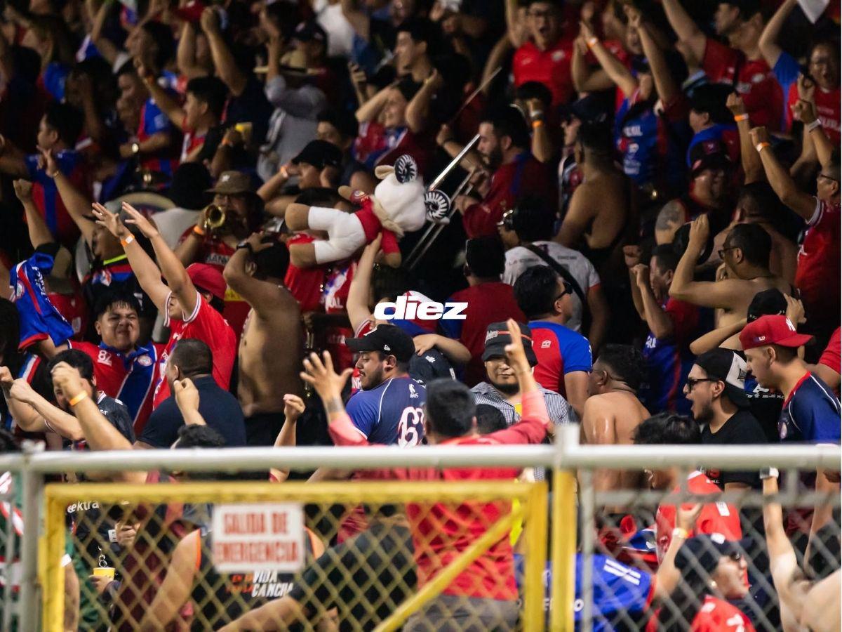 Amargura en Real España, el impresionante tifo, curioso beso que nadie vio y la locura de los hinchas del Xelajú