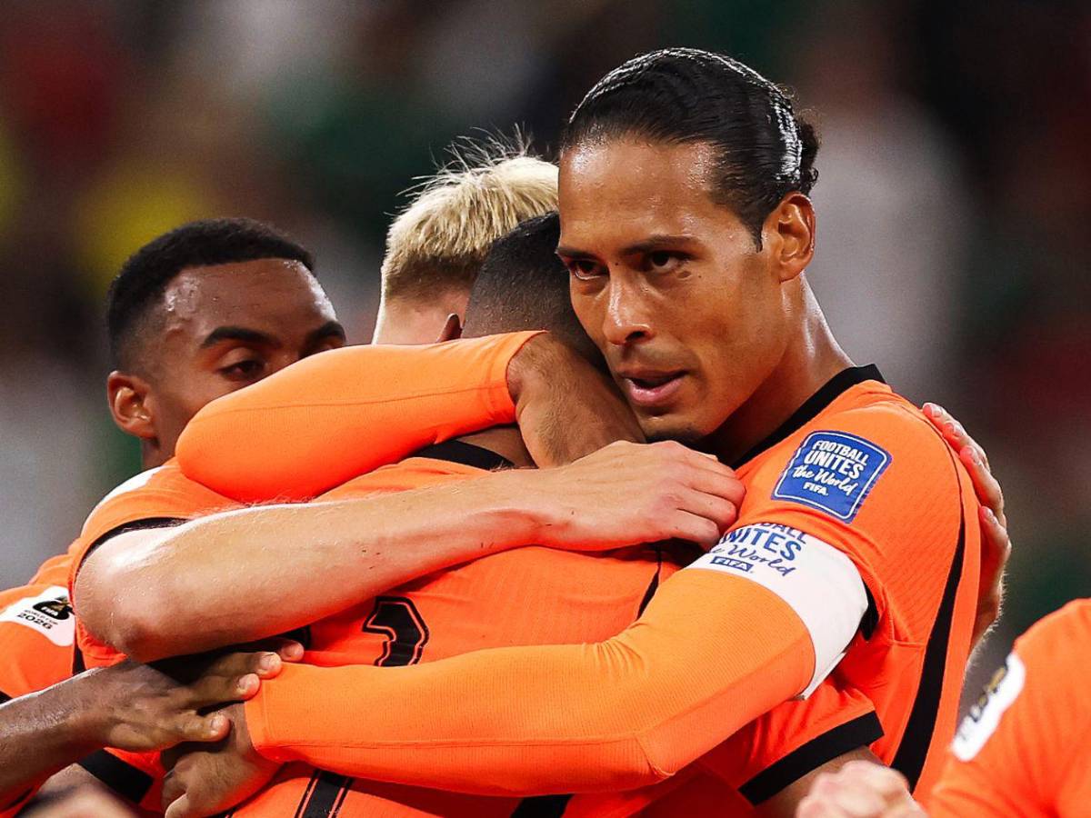 Tapada de Bono recorre el mundo, por qué lloró Gakpo y jugadores se abren la cabeza