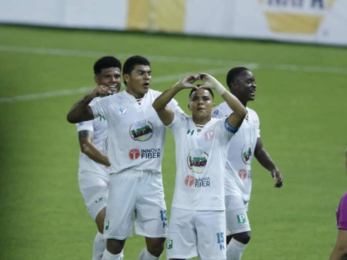 La polémica jugada de Olimpia que reclama Patón, diluvios en los estadios y las bellas modelos que se mojaron en Choluteca