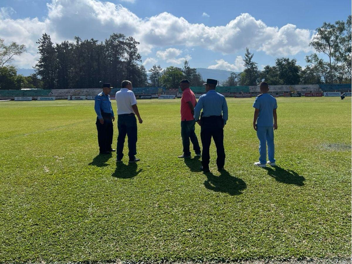 ¡Hoy se juega la finalísima de ida! Así está la grama del Estadio Roberto Martínez tras torrencial aguacero