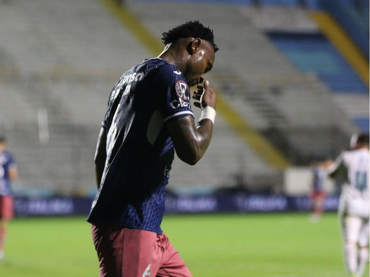 ¡Bochornoso! Las fotos de la tristeza del Motagua tras vergonzosa vapuleada ante Platense y Auzmendi volvió a Honduras