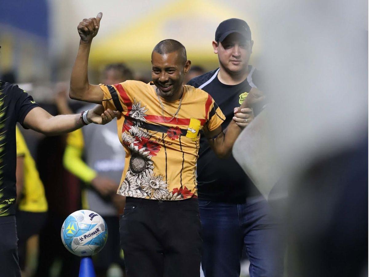 El hincha que casi provoca una tragedia, pancarta pidiendo perdón, preciosa de palco y el karaoke antes de recibir a LAFC