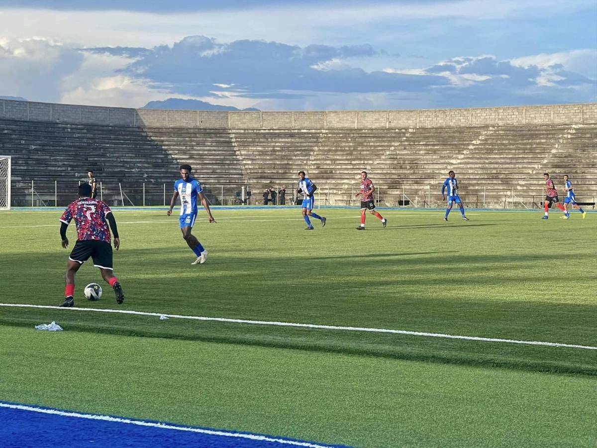 Fue un auténtico potrero, es el tercer estadio con mayor capacidad en Honduras y tendrá su anhelado debut en la primera división