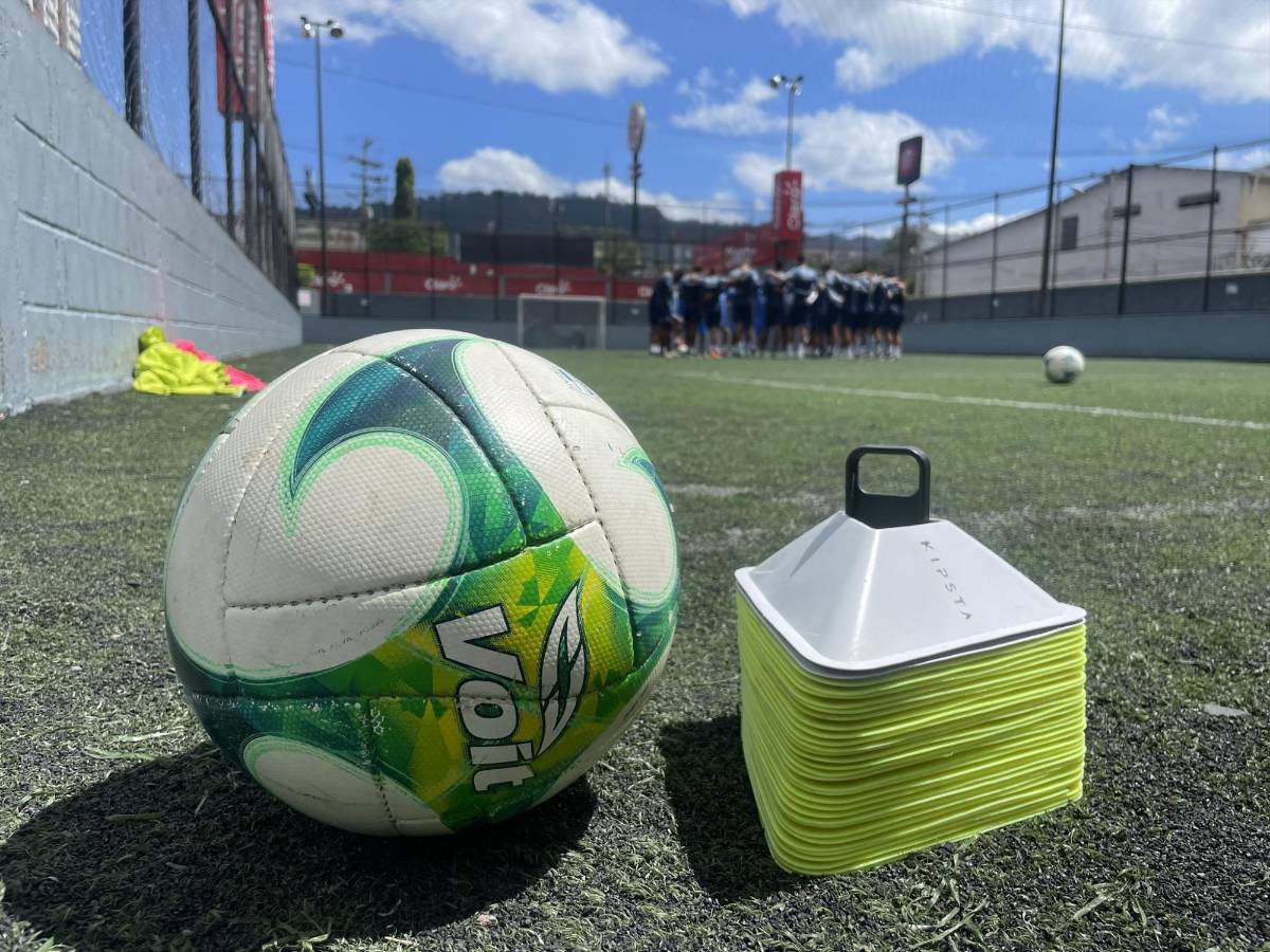 El gran ambiente en Motagua previo al clásico ante Marathón: Pastel de cumpleaños y Auzmendi de portero