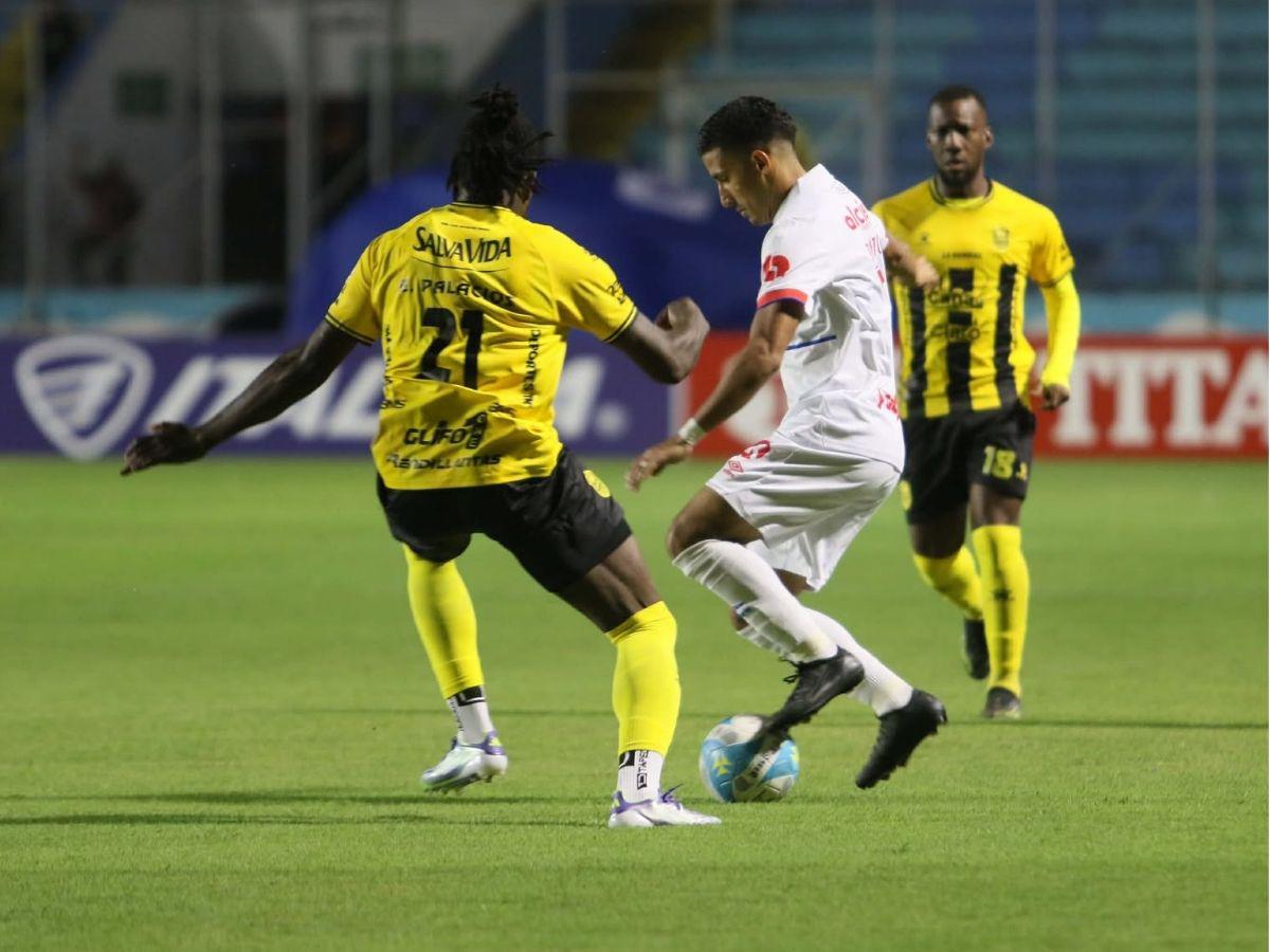 Afición sorprendió a Edwin Rodríguez, derroche de bellezas y tremendo festejo de Olimpia por una nueva final en Honduras