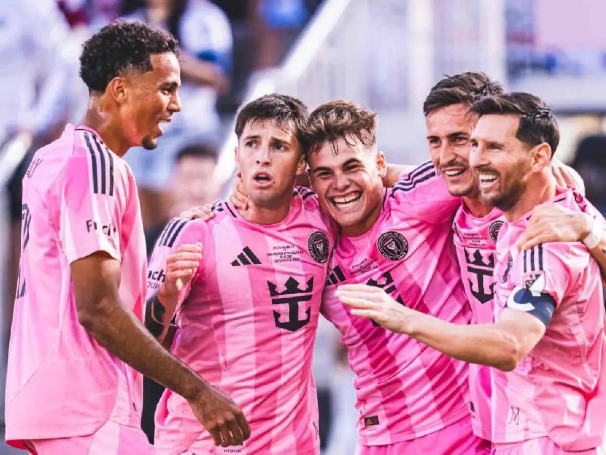 La despedida que les dio Messi a Jordi Alba y Busquets, el cruce que hubo con Müller y David Ruíz hace historia