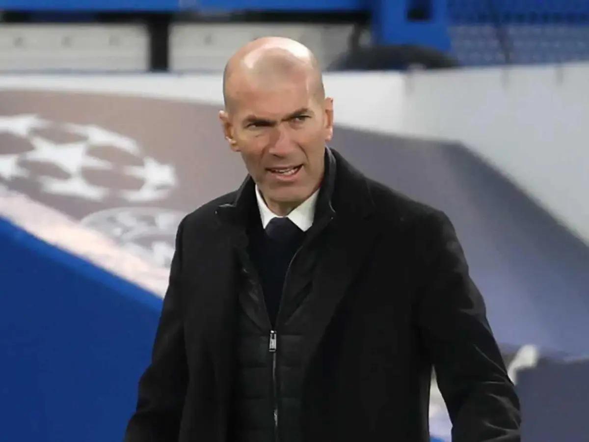 Zidane se olvida del Real Madrid y ya toma sus primeras decisiones: los dos borrados y los refuerzos que trae
