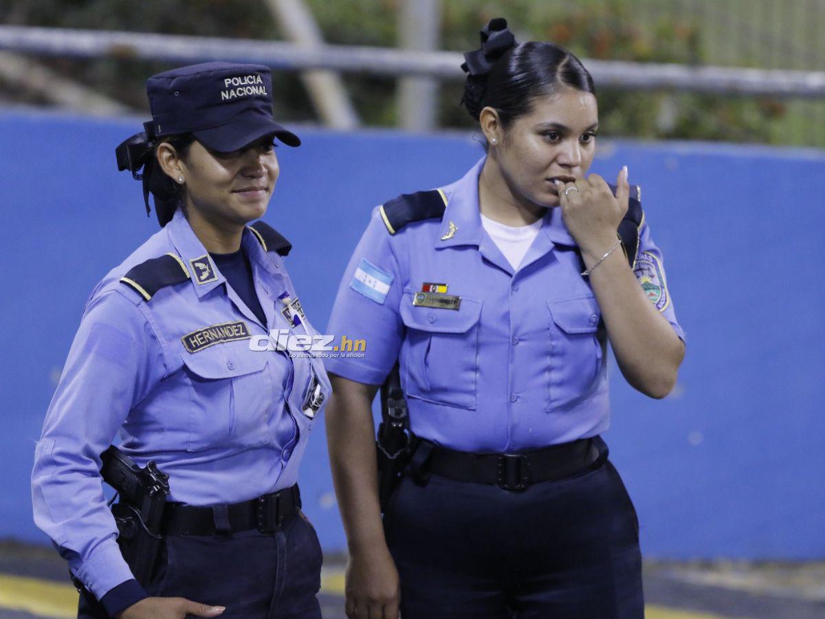 No se vio en TV: La bronca de Carlos Small, tristeza en Real España, locura de Rony Martínez y las hermosas policías en el Olímpico