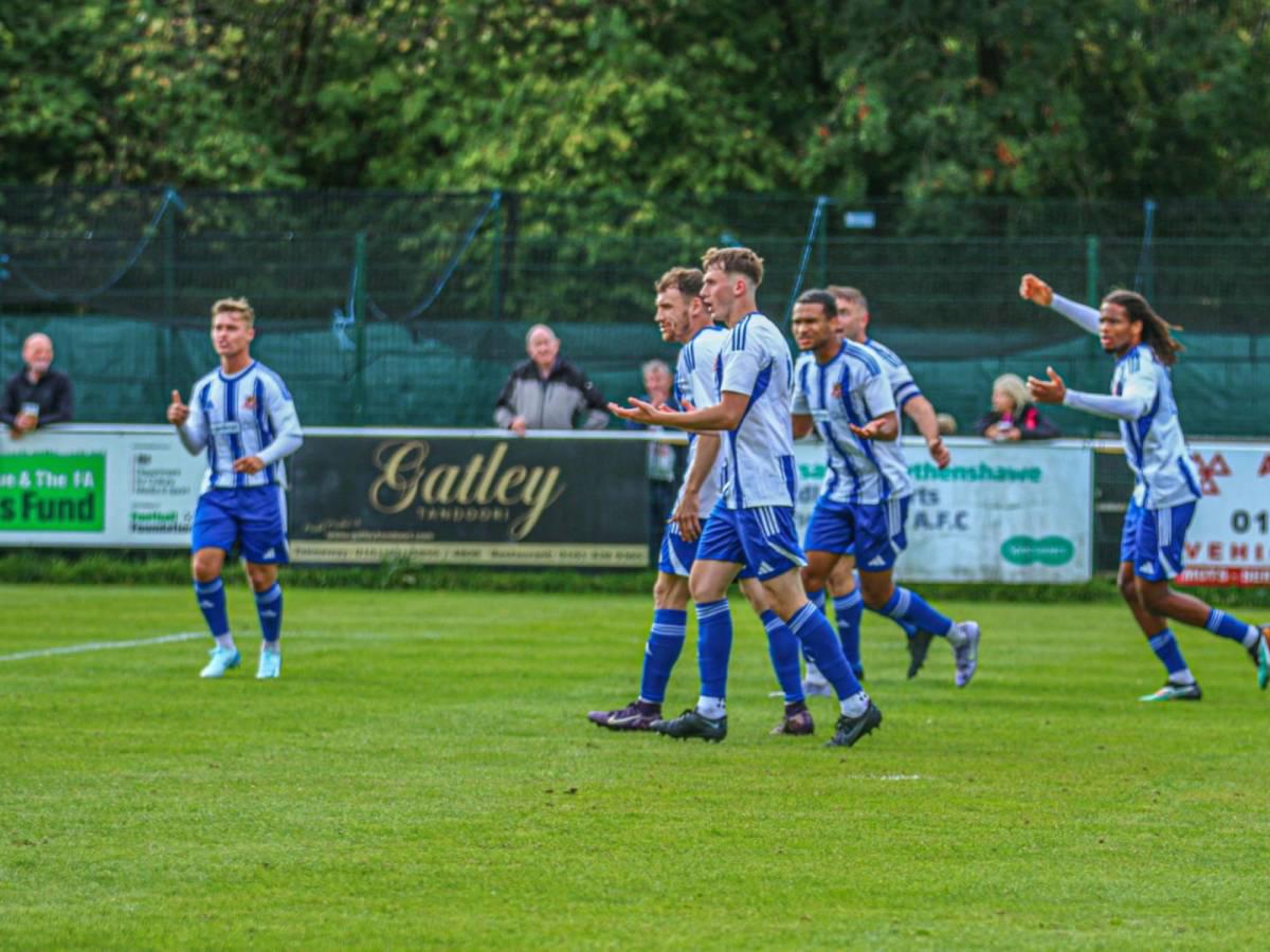 Lo que nadie esperaba de Maynor Figueroa: ficha por club de Inglaterra a los 42 años y este es su nuevo dorsal