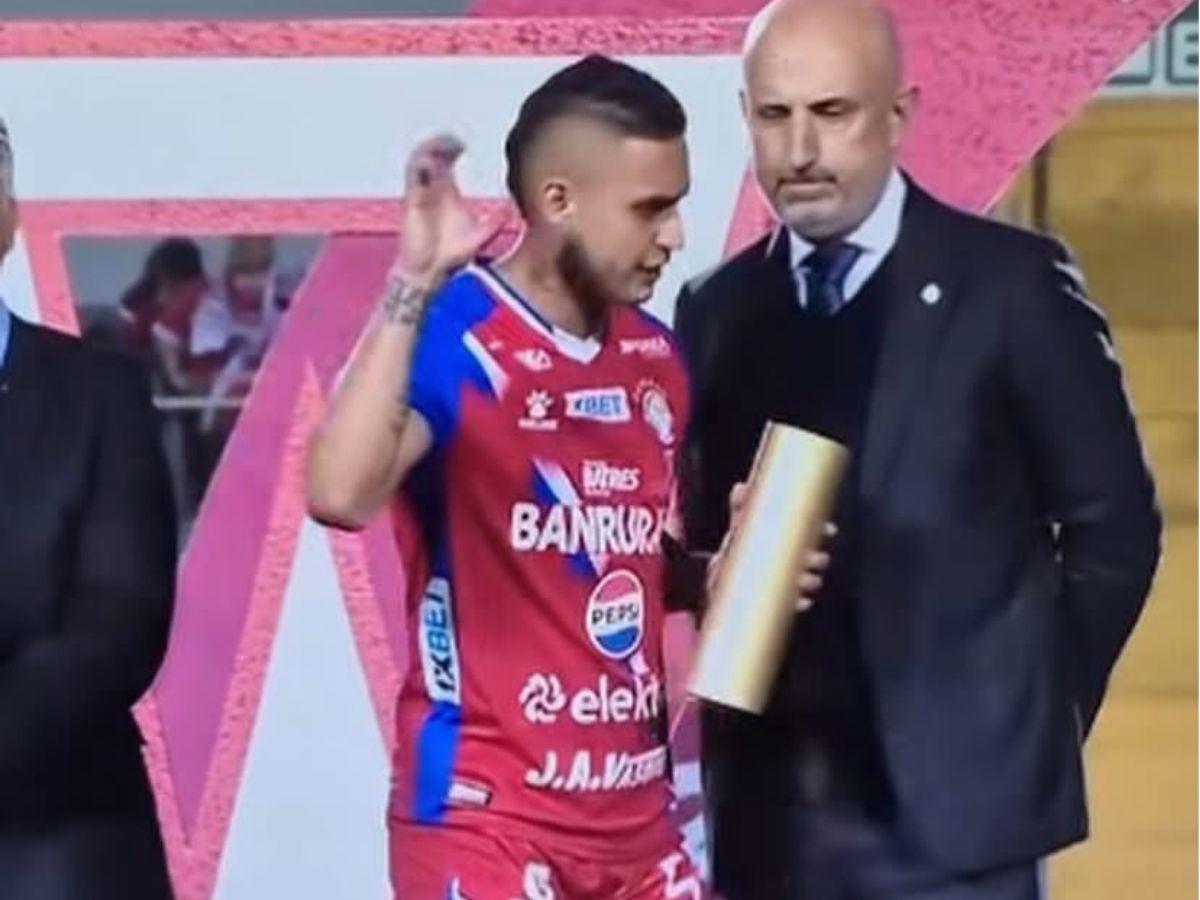 Futbolista del Xelajú hace arder a Concacaf: El polémico gesto tras perder ante Alajuelense por Copa Centroamericana