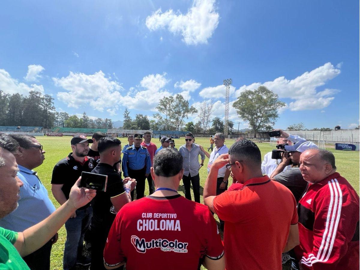 ¡Hoy se juega la finalísima de ida! Así está la grama del Estadio Roberto Martínez tras torrencial aguacero