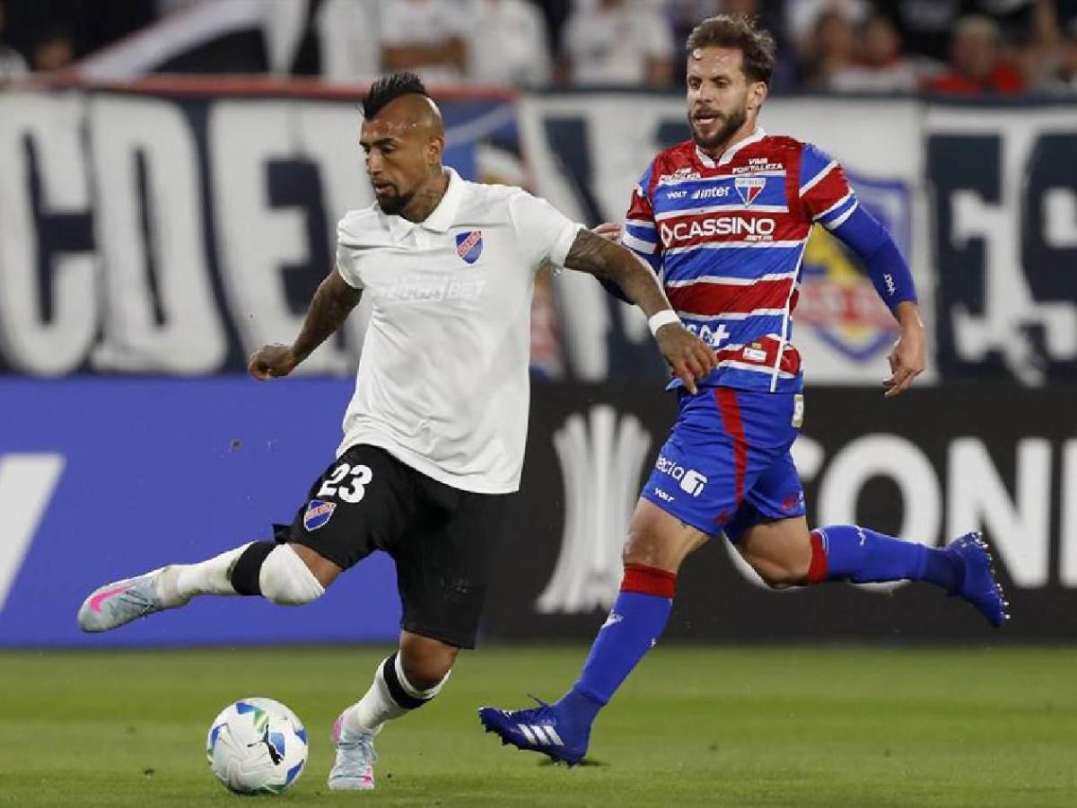 La decisión de Conmebol con Colo Colo, el mensaje de FIFA y la reacción de Vidal ¿Cuántos muertos hay tras la tragedia?